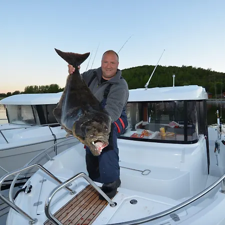 Arctic Seasport 3* Loding